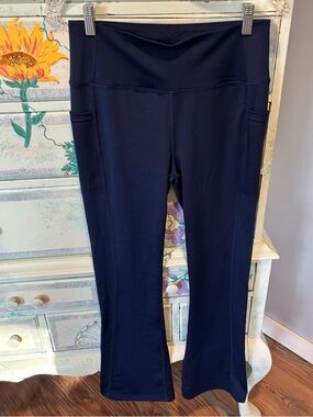 Women's Navy Pocket Flare Leggings